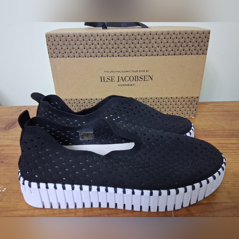 Ilse Jacobsen Tulip Slip-On Flats Black Size 9